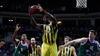 Ekpe Udoh o como convertirse en amo, dueño y señor absoluto de la zona (80-59)