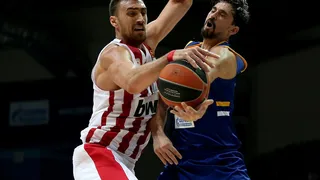 SB Europa: La pareja Nedovic-James comienza a deslumbrar. Shved, 34 puntos inservibles