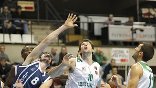 Washburn (41 val) hace más líder a Castelló. Zornotza y CEBA, paso al frente