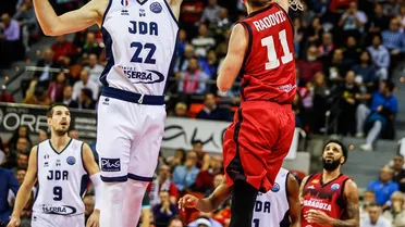 Zarpazo al lider en Zaragoza: empieza la caza del primer puesto  (75-60)
