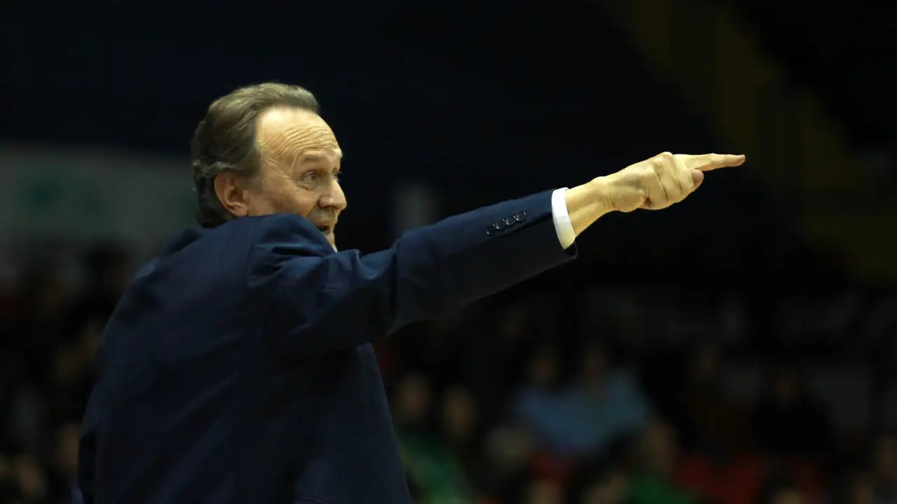 50 años de Baloncesto de Aíto, 50 preguntas para Aíto