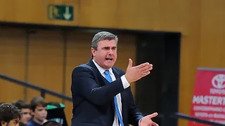 El UCAM destituye a Óscar Quintana