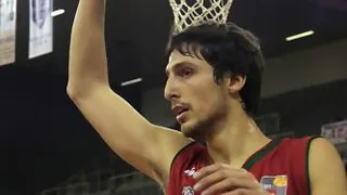 Granada reduce costes: Cobos, nuevo base del Breogán, y Samb….