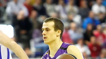 Stephane Dumas, tercera pieza del Blancos de Rueda 2011-12