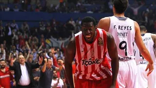 El muro del Pireo: Bryant Dunston repite como Mejor Defensor de la Euroliga