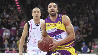 Sin McGrath, al Efes, el Manresa se refuerza con el base Davin White