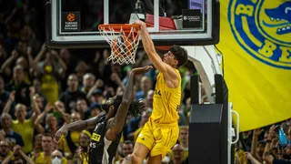 Jugadores europeos drafteados miran la NBA para el curso 2023-24