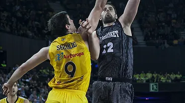Sekulic (MVP); Perasovic (Entrenador); Llompart-Llull-Nocioni-Panko-Sekulic (5 ideal)