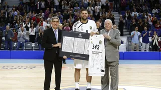 El Real Madrid sobrevive a Mike James y se sube al podio europeo (92-89)