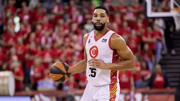 Zaragoza le hizo a Okafor la “oferta económica más importante de su historia”