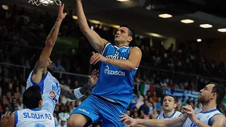 Belinelli lidera a una Italia que enamora. Finlandia congela a Rusia