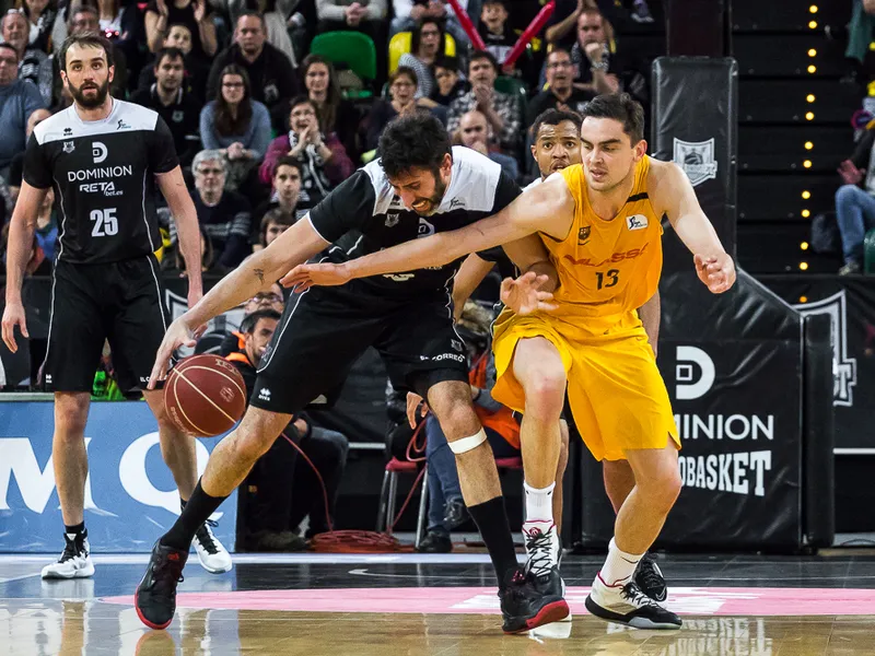 Satoransky y Adams, dos formas de entender el puesto de base, lo mejor de abril