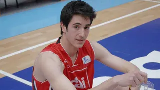 Javier Marín, del CAI al Lucentum. Xavi Sastre, a Araberri.