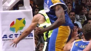 El Tau pierde a Scola pero gana a McDonald por 3 años y Cheikh Samb se desvincula del Axa Barcelona