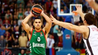 Baskonia remonta 15 puntos y vence al Brose en un partido de máxima tensión (81-74)