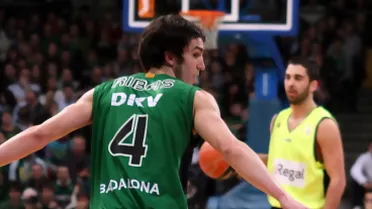 Mercado ACB: DKV Joventut renueva a Pere Tomás y Eyenga por 3 años y renuncia al tanteo por Ribas; Xavi Rey regresa cedido al Cajasol