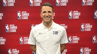 El árbitro español, Alberto Baena, participa de la Summer League NBA