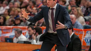 Ibon Navarro no continuará en el banquillo de Laboral Kutxa; Obradovic, candidato Nº1