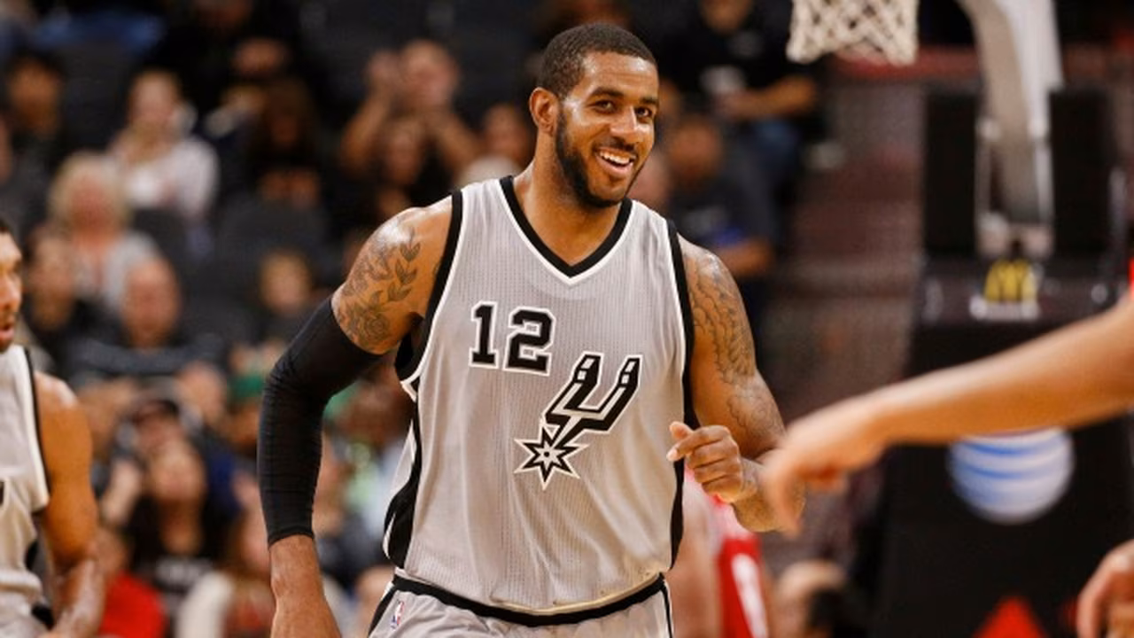 Buenas noticias: LaMarcus Aldridge puede volver a jugar