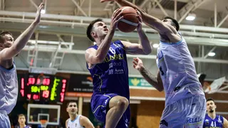 Una lesión le ha impedido jugar pero Oviedo le renueva