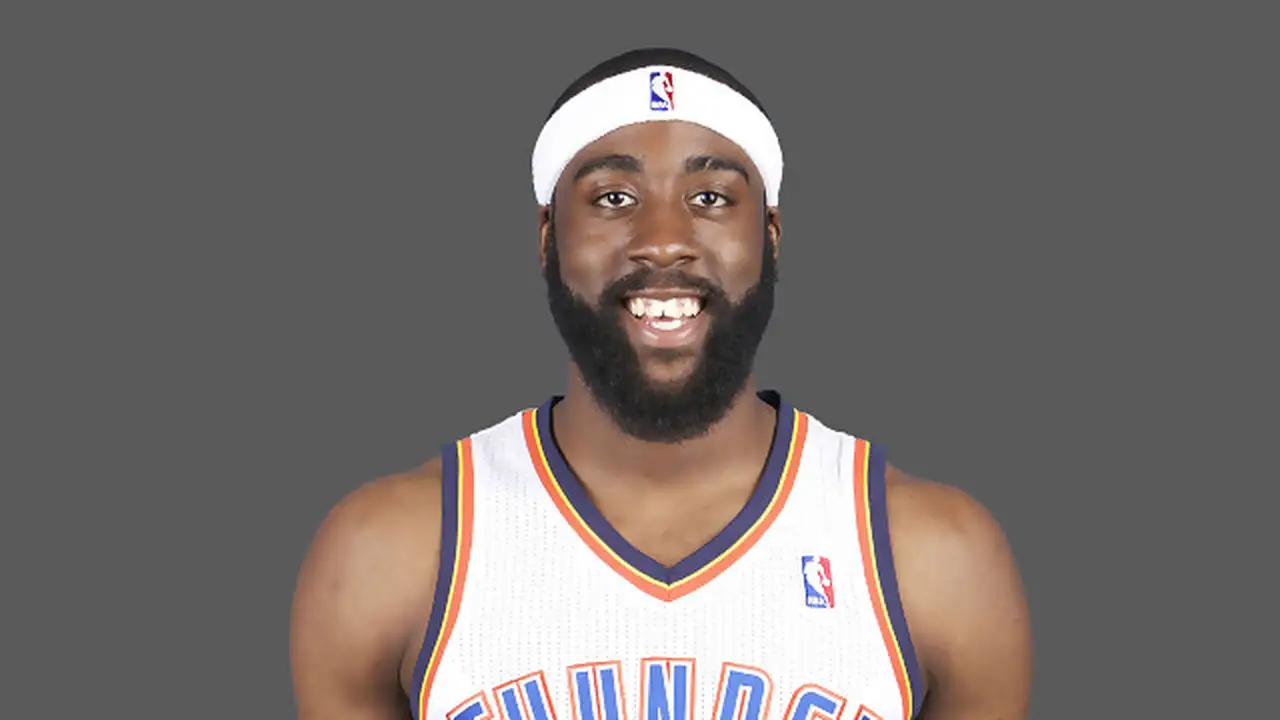 James Harden une su nombre al de los mejores sextos hombres de la historia de la NBA