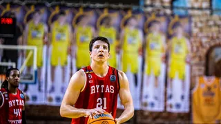 Palencia busca interior en Alemania y formar pareja interior junto a Iván Cruz