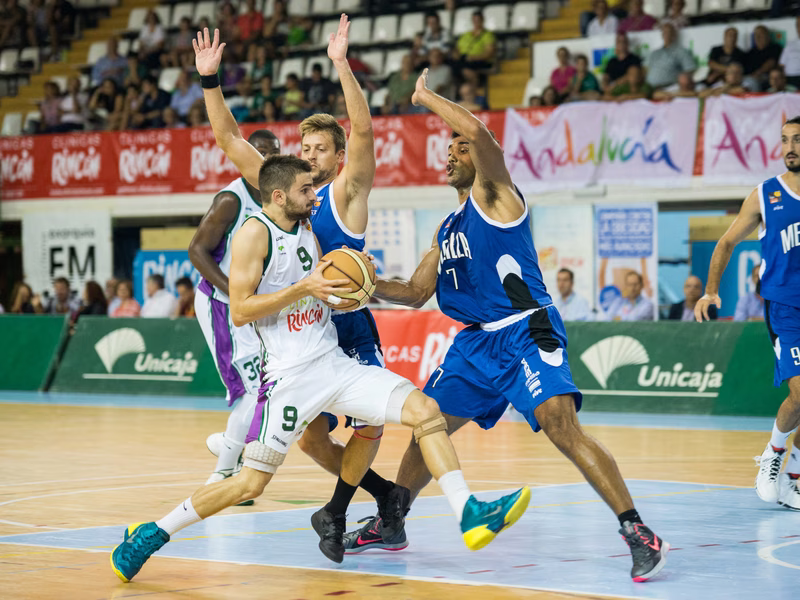 Ourense y Melilla arrasan en el debut. Valladolid y Coruña también convencen