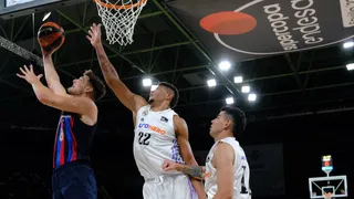 Tavares exhibe su dominio y el Madrid alza su quinta Supercopa consecutiva (89-83)