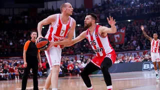 La curiosidad del año: Olympiacos y Estrella Roja jugaron con la misma camiseta