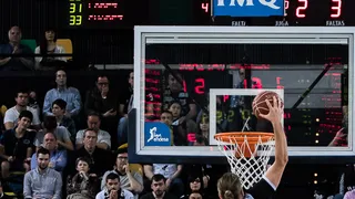 Georgios Bogris, ¿tentado por Aris y Olympiacos para volver a su país?