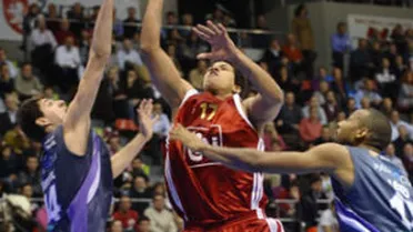 Adecco Oro J.29 (I): Socas Canarias asalta el fortín de Melilla y deja al CAI Zaragoza con un pie en la ACB. Clásicos como Donaldson (+36), Lou Roe (+25), Sinanovic (+36) o Cherry (+30) no fallaron