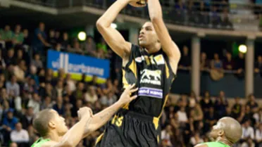 Liga francesa LNB ProA (J5): Batum se lleva el enfrentamiento ante Parker y Turiaf, que debuta con ASVEL; Jean- Luc Monschau denuncia los arbitrajes favorables a Tony Parker, y Alain Weisz explota