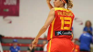 España homenajea a Valdemoro sobre el parqué (50-66)