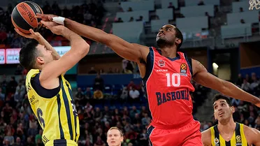 El Fenerbahce devuelve a la tierra al Baskonia y asalta el Buesa Arena (69-83)