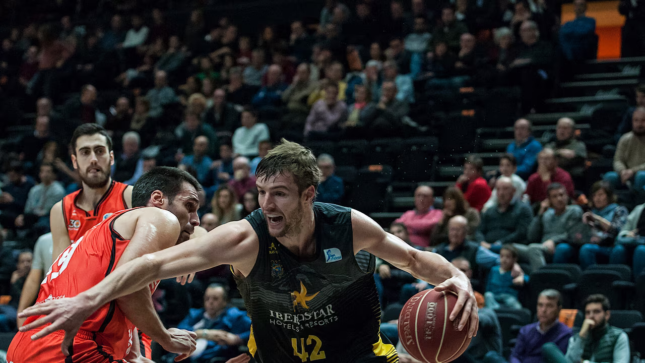 Iberostar Tenerife hace oficial el regreso de Aaron Doornekamp