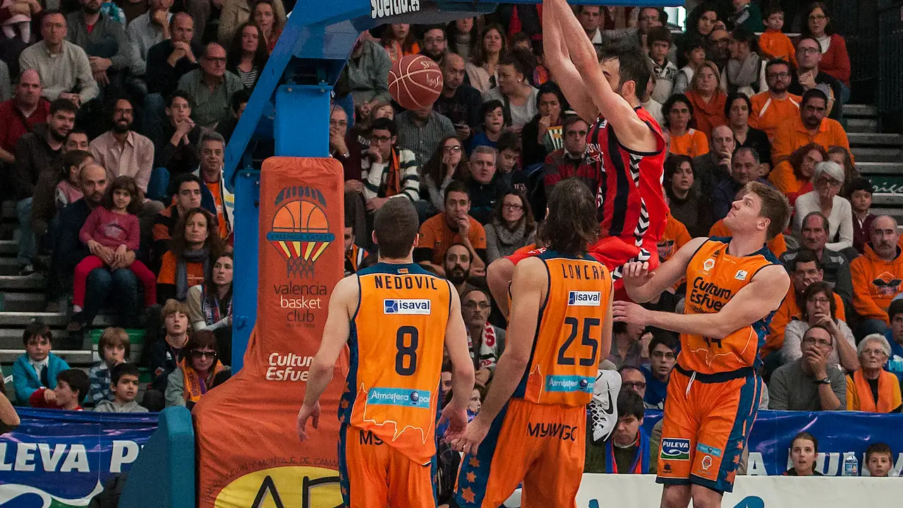 Shawn James cambia Bilbao por Olympiacos; Begic, su sustituto como MIB