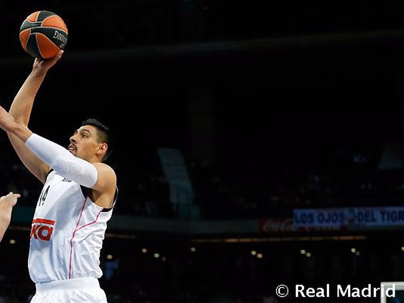 Reyes y Ayón, los mejores en el debut del Madrid en Europa (80-71)