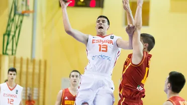 #U16M: España decide contra Montenegro en el tercer cuarto y pasa a semifinales (55-75)