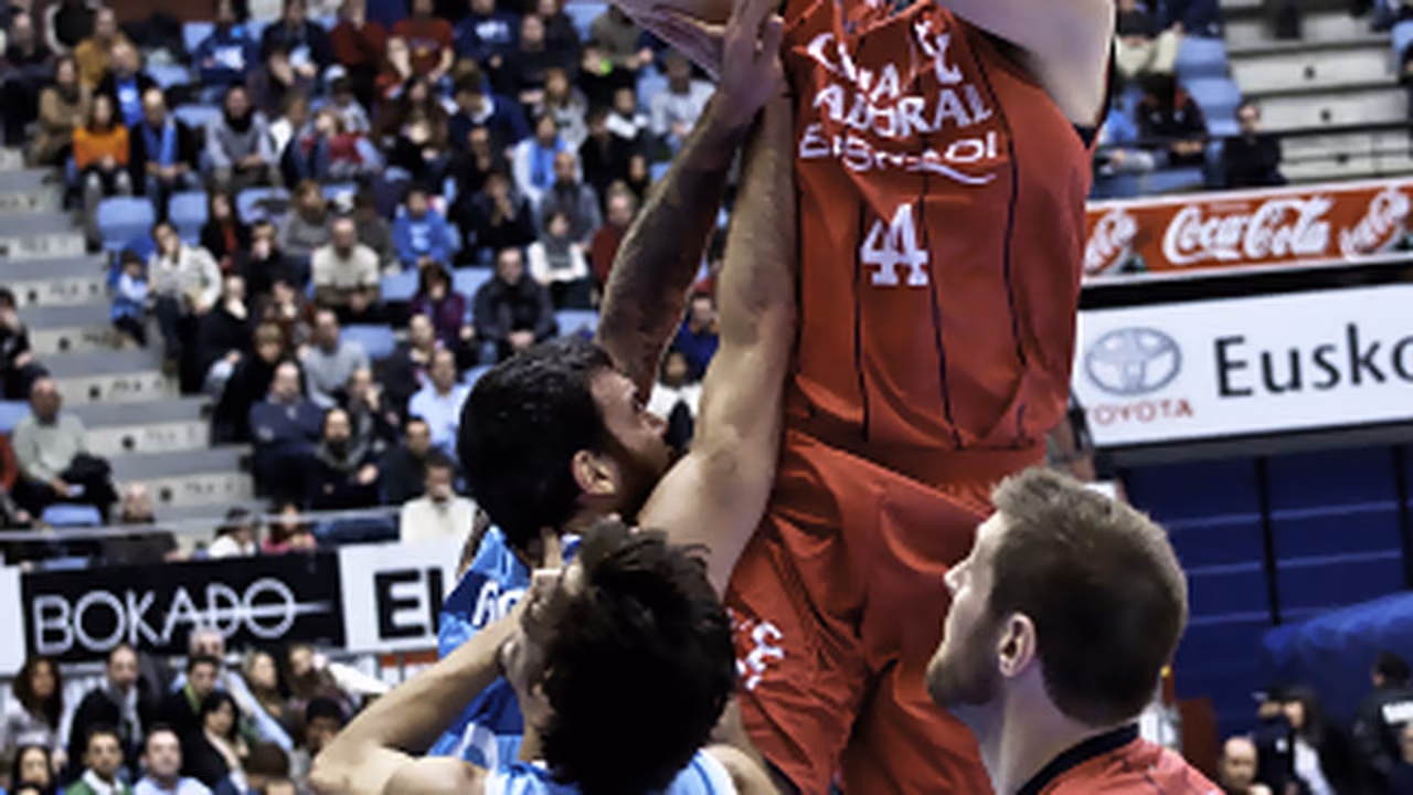 Euroleague Top 16 (J4) Nemanja Bjelica lidera a un Caja Laboral que sale ovacionado de la cancha del Fenerbahçe. Brown hiela El Pireo (y el cronómetro). Khimki, huelga a la japonesa