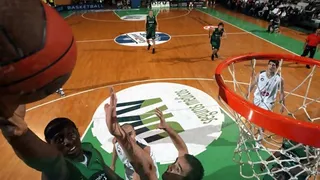 Pops Mensah-Bonsu, cerca del CAI y Starosta, de la LEB Oro