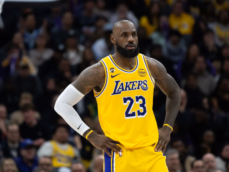 Daniss Jenkins y los Detroit Pistons ponen fin a la racha de los Los Angeles Lakers
