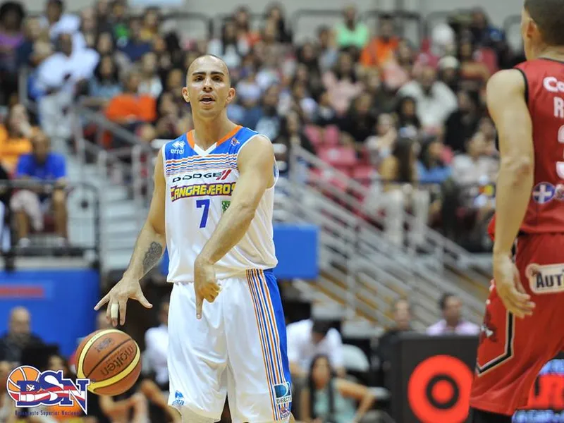 Carlos Arroyo debuta con victoria en su vuelta a Cangrejeros de Santurce (VIDEO)
