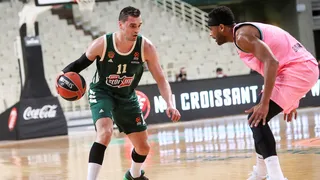 El Barça frustra el gran debut de Hezonja (77-85)