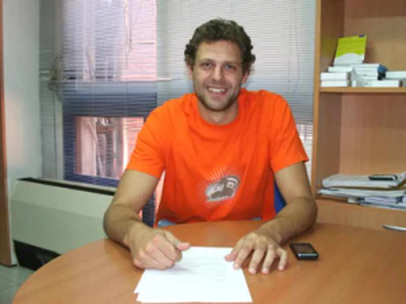 Pancho Jasen renueva tres temporadas por el Estudiantes y alcanza a un mito como Pinone