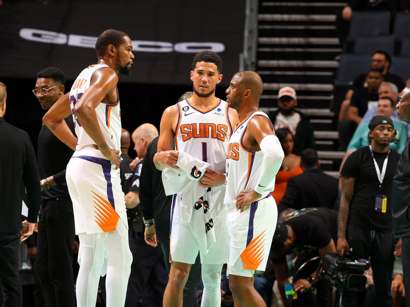 4 jugadores que no deberían continuar en Phoenix Suns