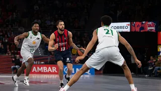 El Baskonia respira tras un igualado duelo ante Joventut