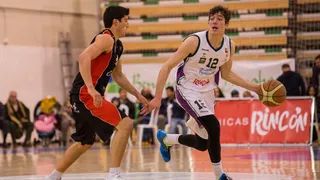 Clínicas se exhibe ante Palma y pone la permanencia al rojo vivo. Guillén, MVP