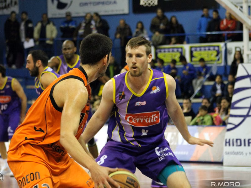 ¡Triple empate en la cola! Ourense prolonga su racha triunfal en Huesca