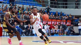 VIDEO Errick McCollum, que sonó para Baskonia, anota 82 puntos en China