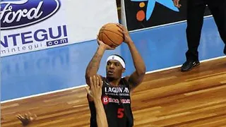 Lagun Aro Bilbao Basket expedienta a Rodney White